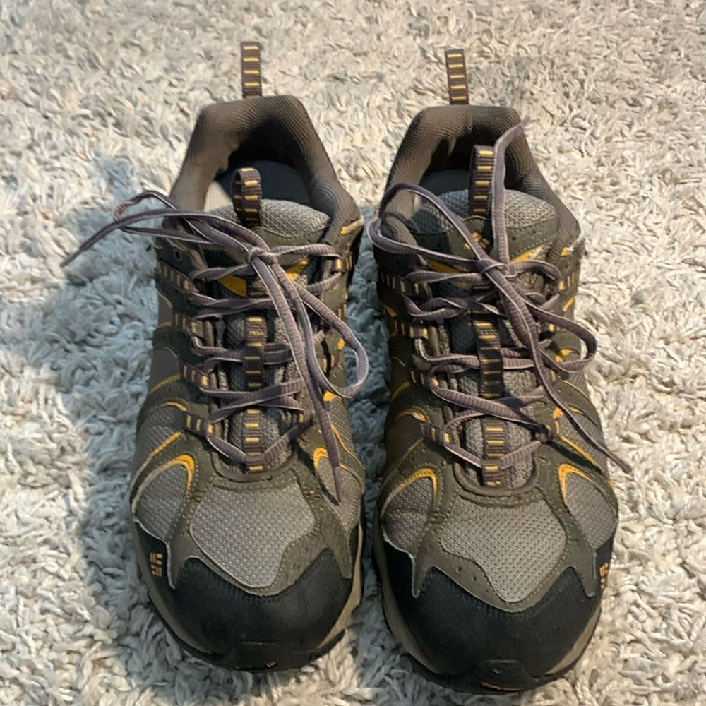 Columbia GUC gray/yellow hiking shoes Size 10.5